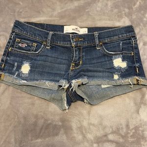 HOLLISTER low rise Jean shorts